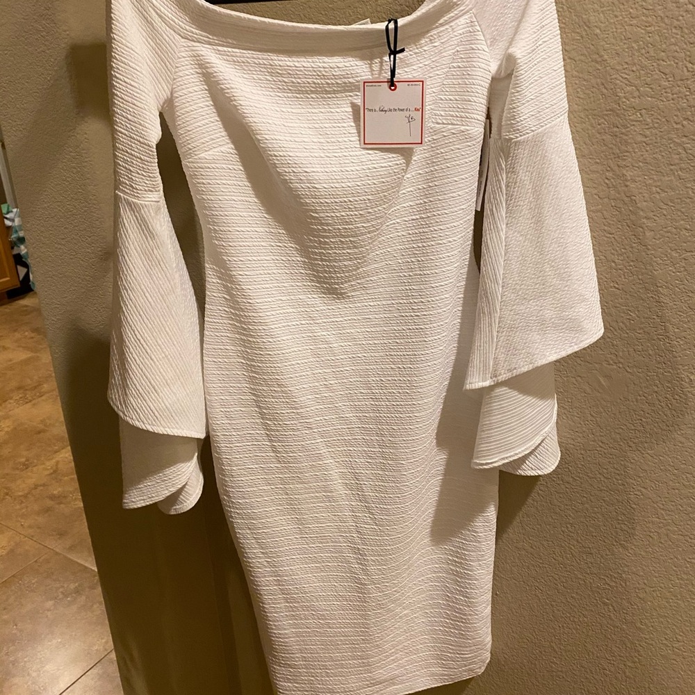 BRAND NEW white Bisou Bisou dress